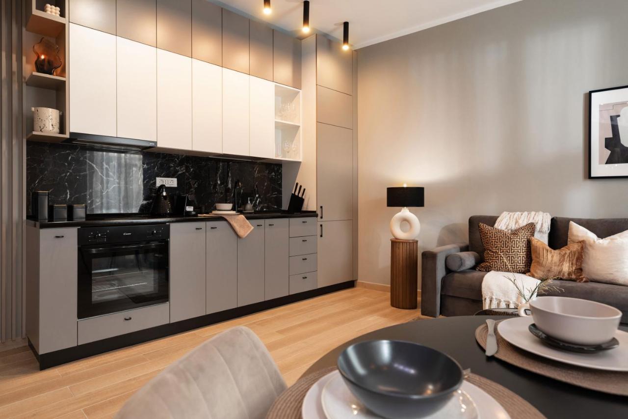 Qult - Misty Night Appartement Boekarest Buitenkant foto
