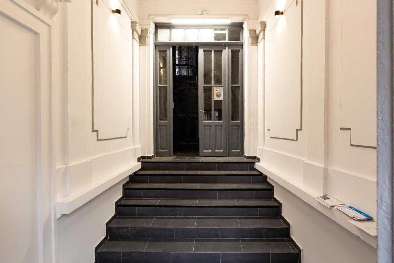 Qult - Misty Night Appartement Boekarest Buitenkant foto
