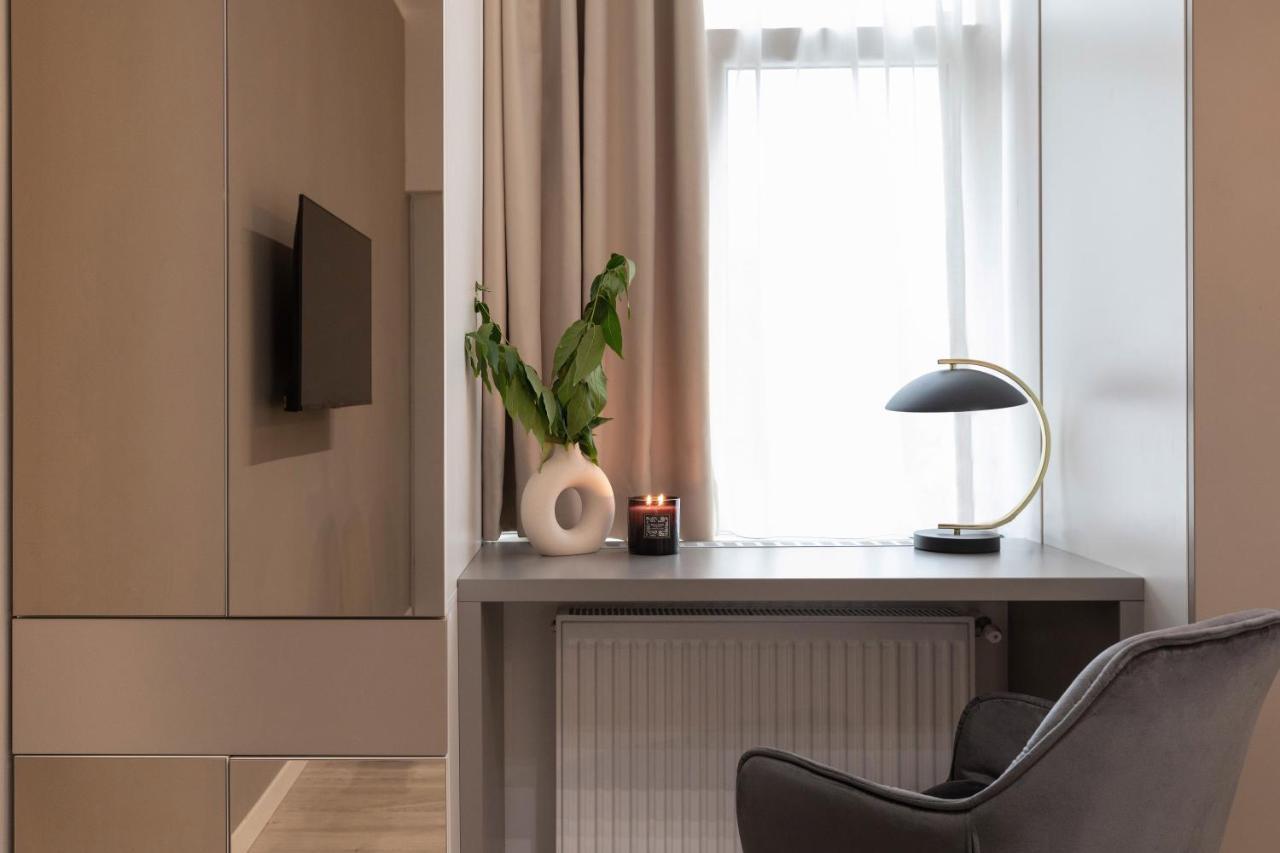 Qult - Misty Night Appartement Boekarest Buitenkant foto